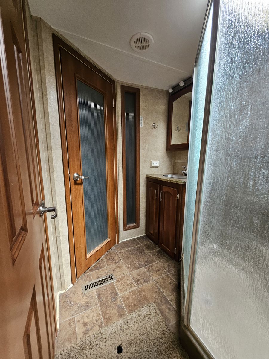 Main image 13