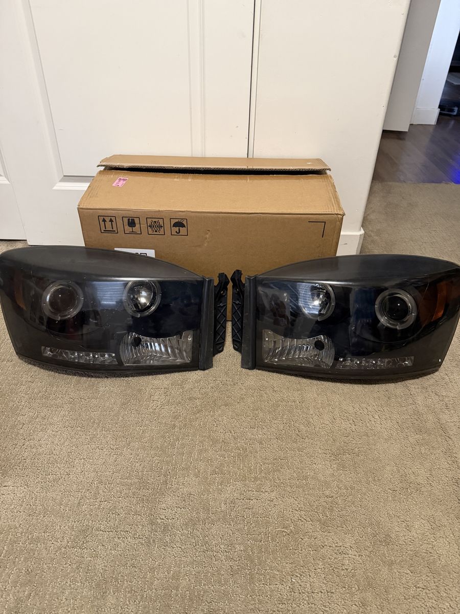 07-09 Dodge Ram Spyder Headlights