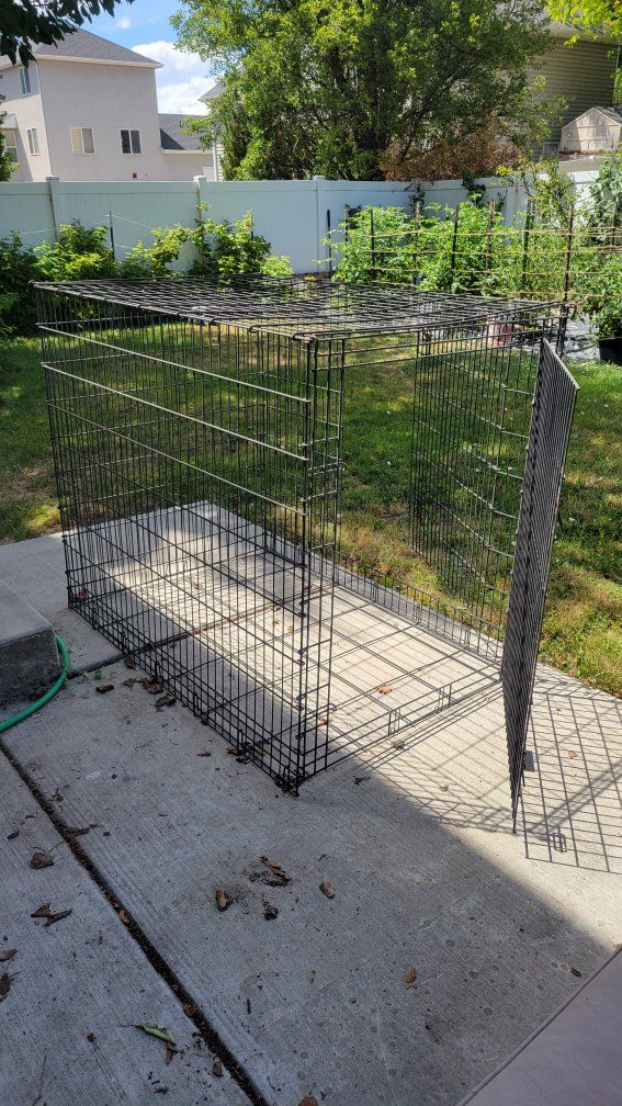 Large Black Wire Dog Crate Pet Kennel with Double Door - Foldable Design for Easy Storage
