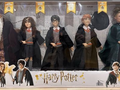 Harry Potter Mattel Wizarding World 5-Piece Doll Set – Factory Sealed