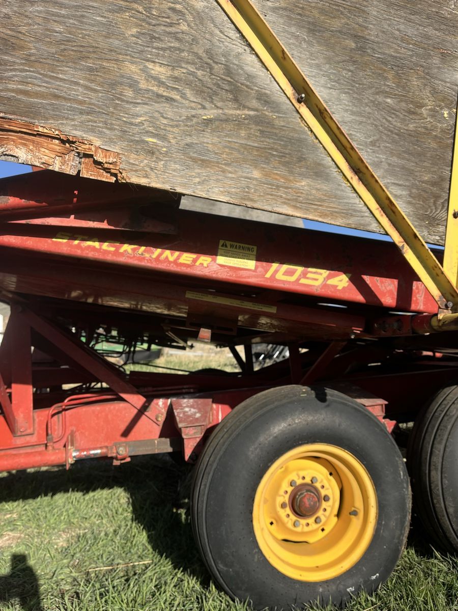 New Holland Bale Wagon