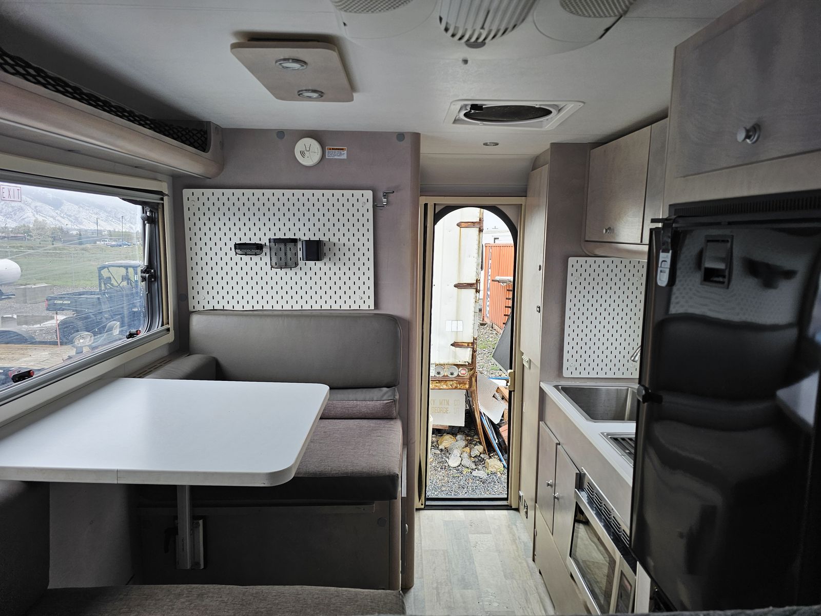 Main image 7