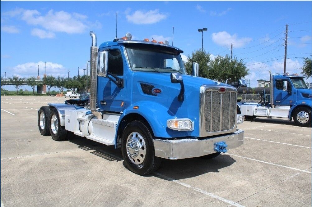 2015 Peterbilt 567 truck stk# 11392