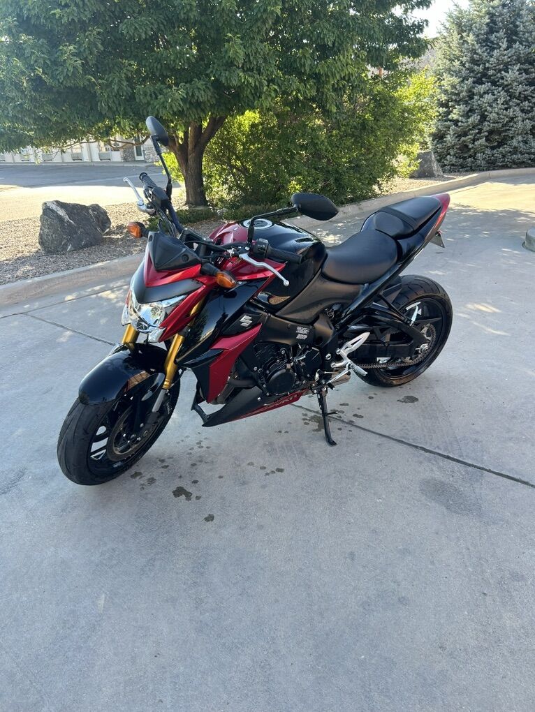Suzuki GSX -S1000