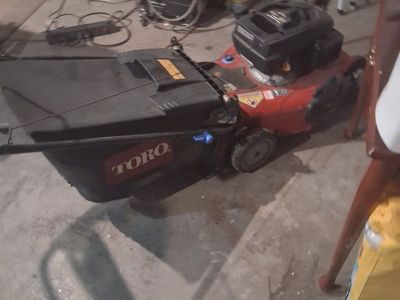 Toro self propelled lawnmower