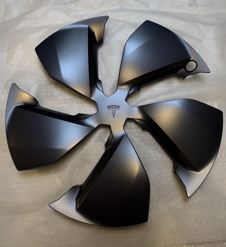 Tesla Model Y Juniper 19" OEM Hubcaps 2026 - Like New, Premium Condition