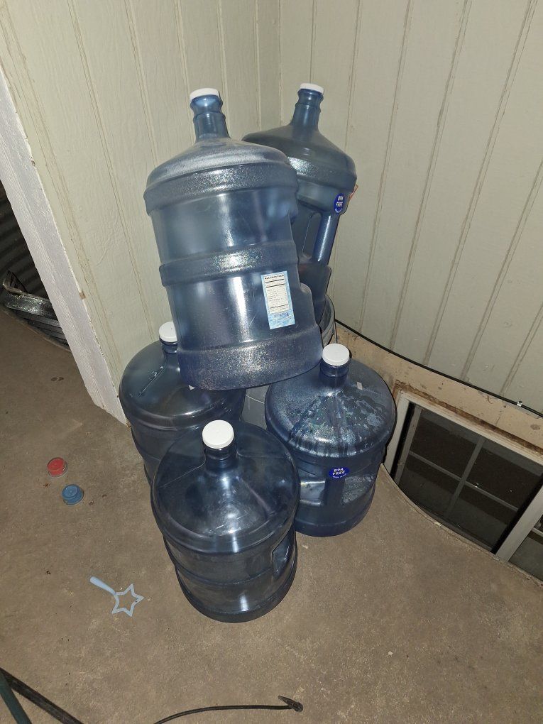 5, 5-Gallon Reusable Plastic Water Jug Container with Handle and Cap 5
5 available $25 for all. 