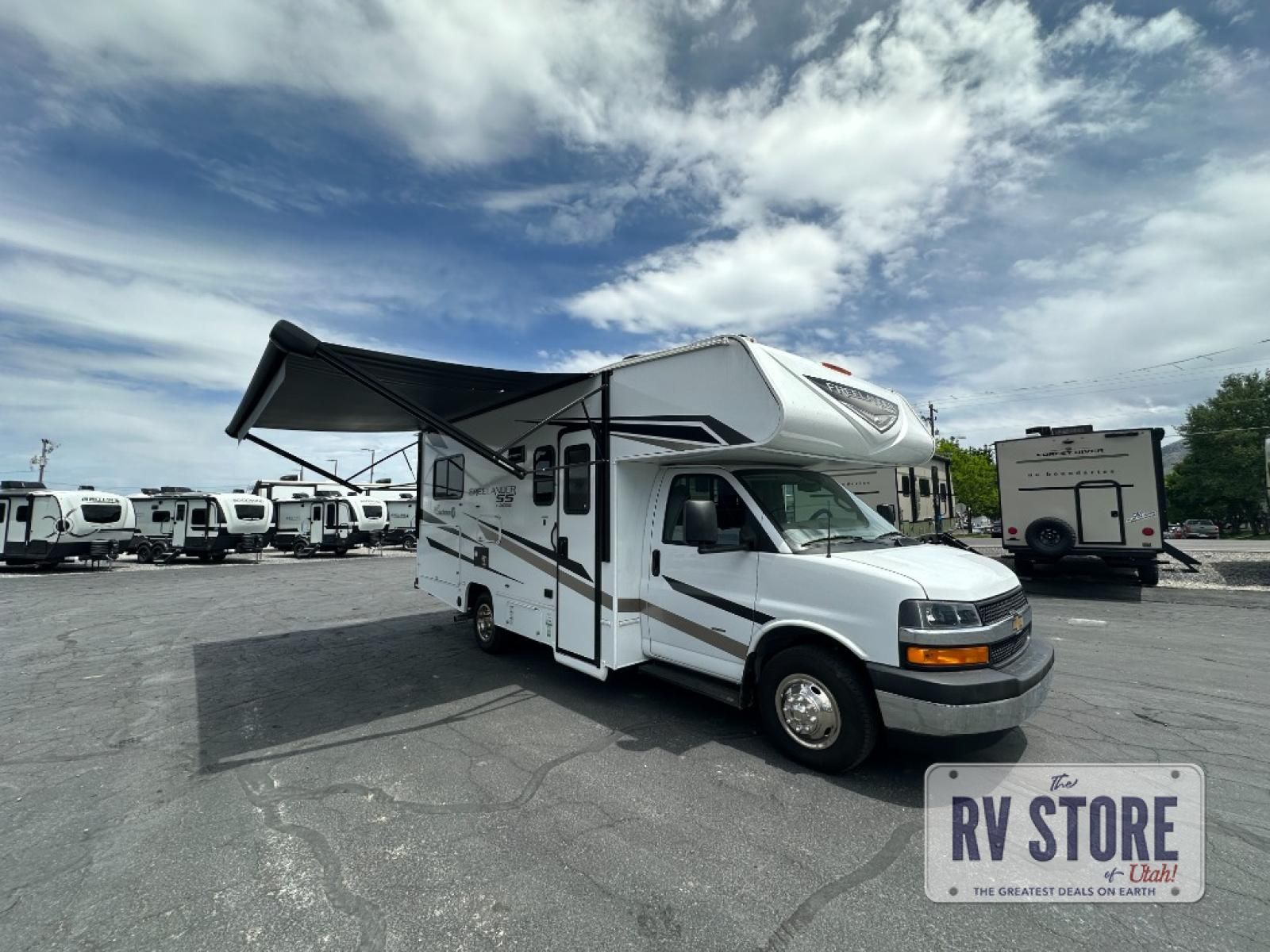 2025 Coachmen RV Freelander 21QSS Motor Home Class C Bunk Over Cab