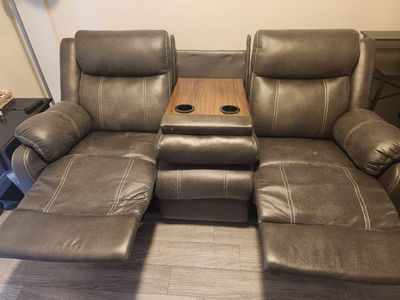 Klaussner Home Furnishings Domino Dark Gray Reclining Sofa with Drop-Down Table