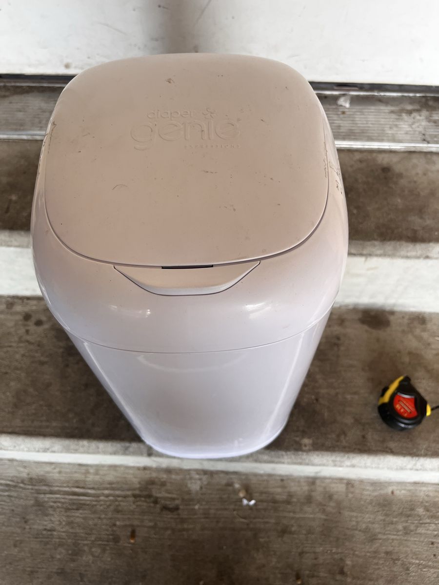 Diaper Genie Expressions Diaper Pail