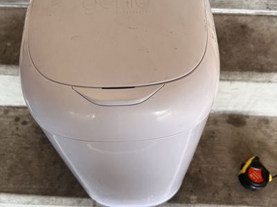 Diaper Genie Expressions Diaper Pail