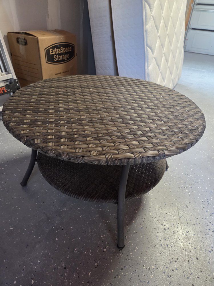 outdoor wicker table
