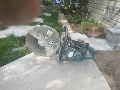 Concrete saw