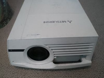 Mitsubishi FL-7000U projector