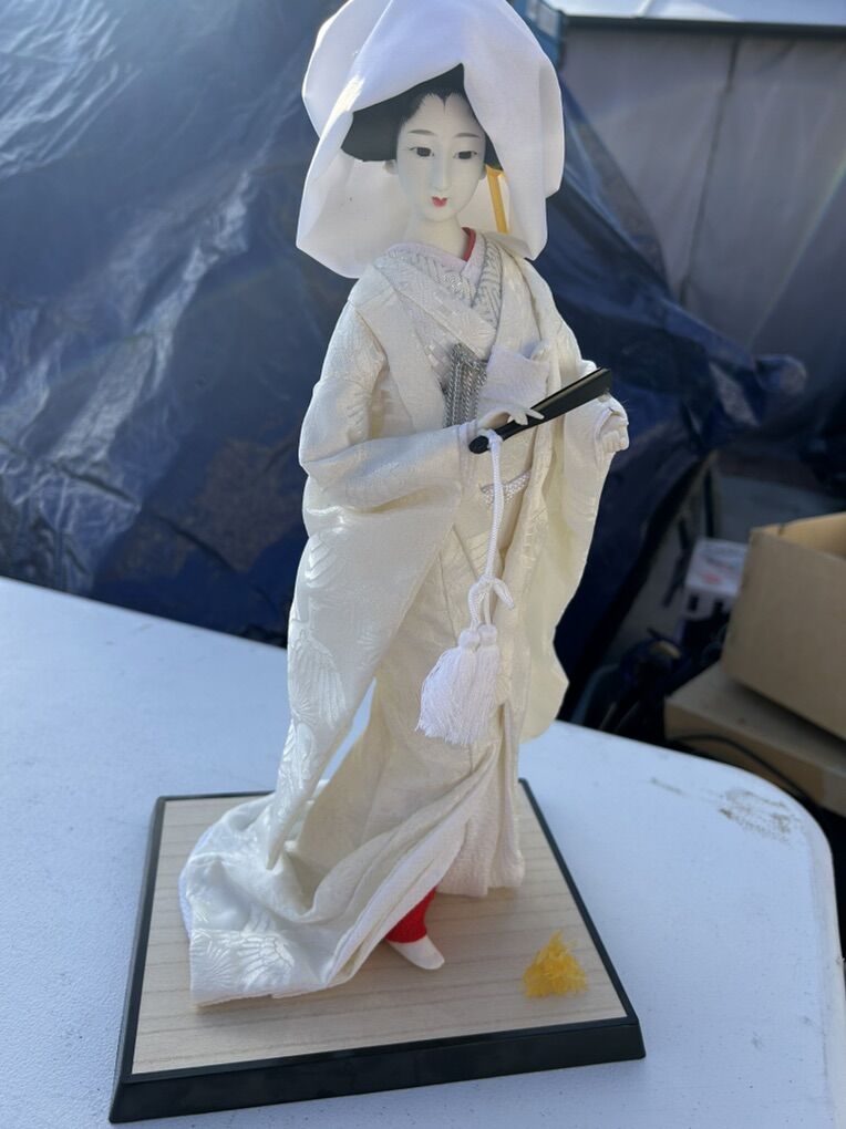 Vtg. Japanese Gofun Bride Doll White Kimono Geisha