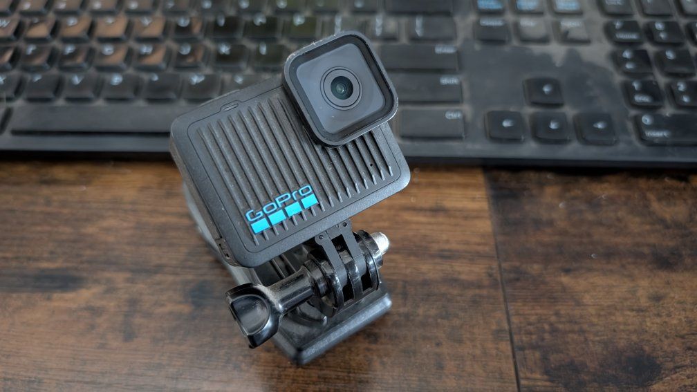 GoPro HERO Action Camera with Samsung EVO Select 512GB Micro SD Card