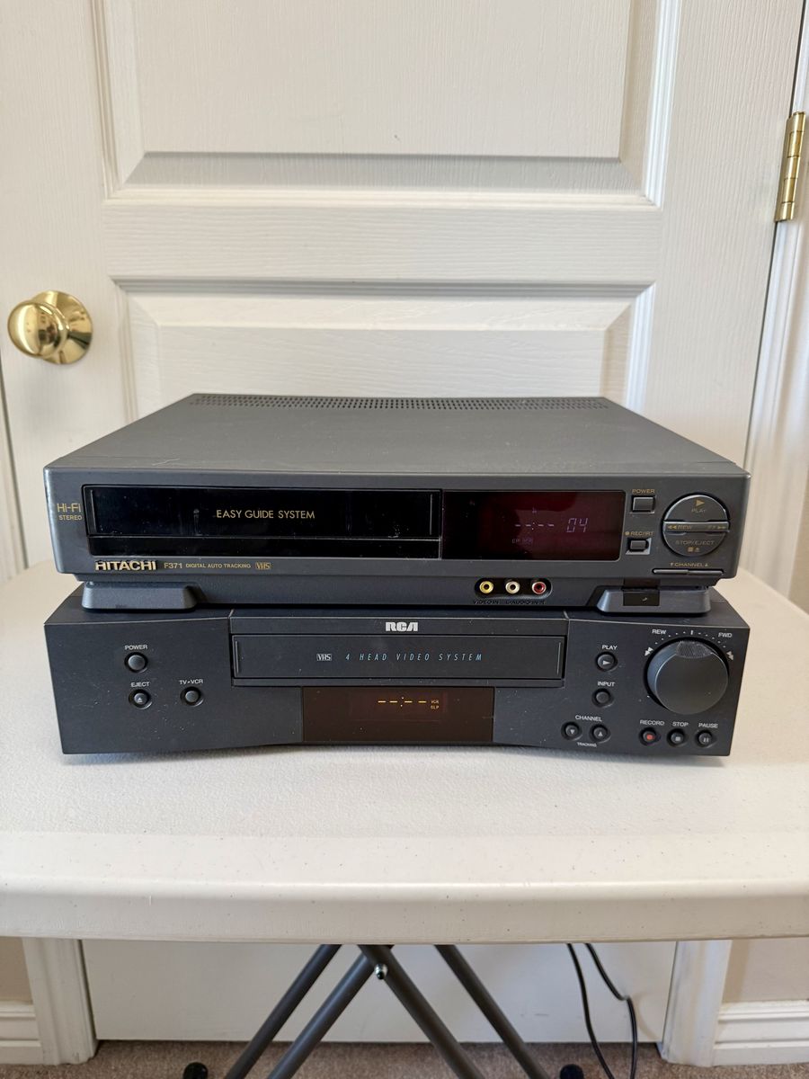 *No Remotes* RCA VR514 & Hitachi F371 VCR Players
