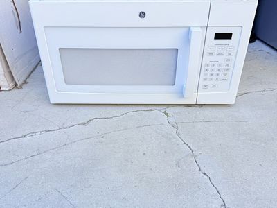 GE Over-the-Range Microwave JVM3160DF5WW White Used Good