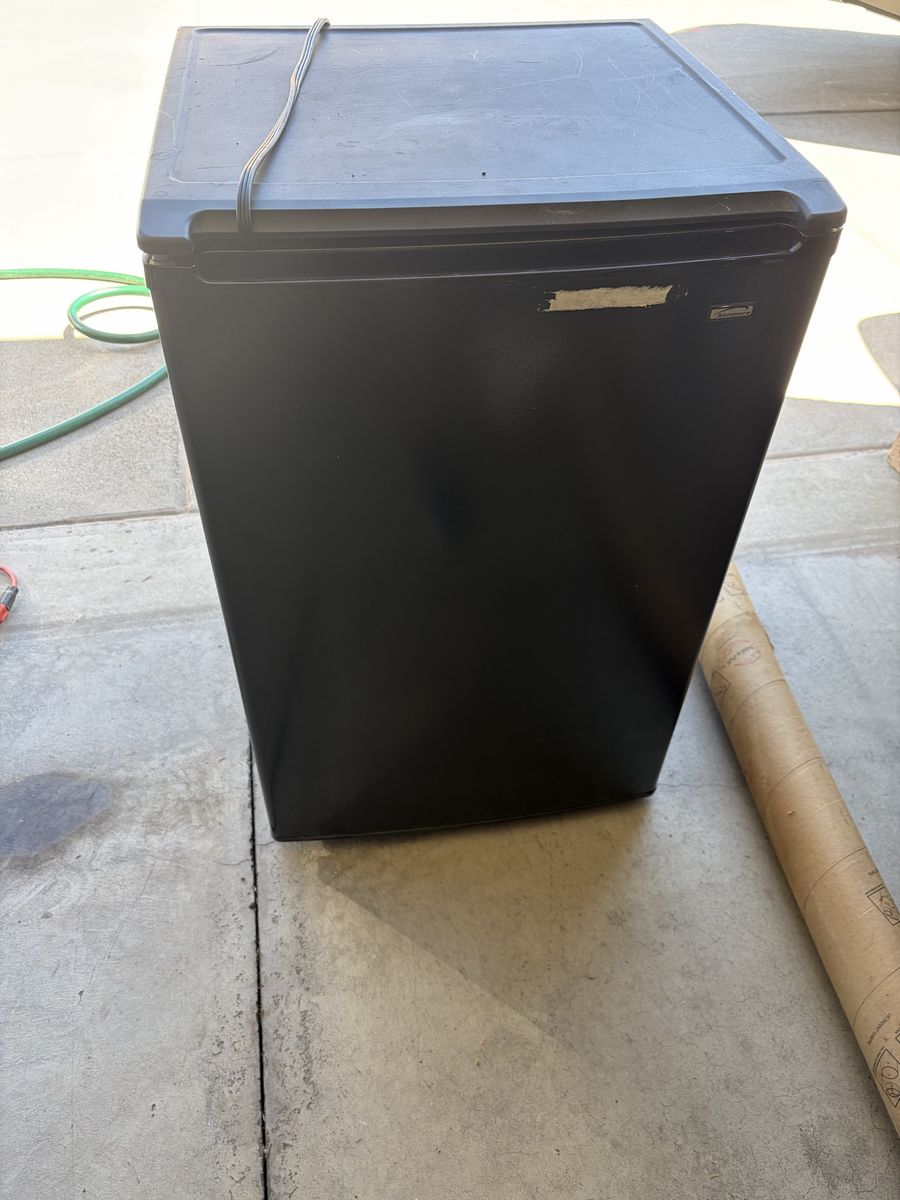 Kenmore Black Compact Refrigerator Mini Fridge