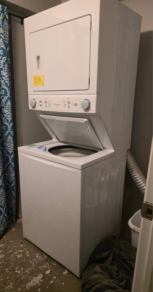 Frigidaire Laundry Center