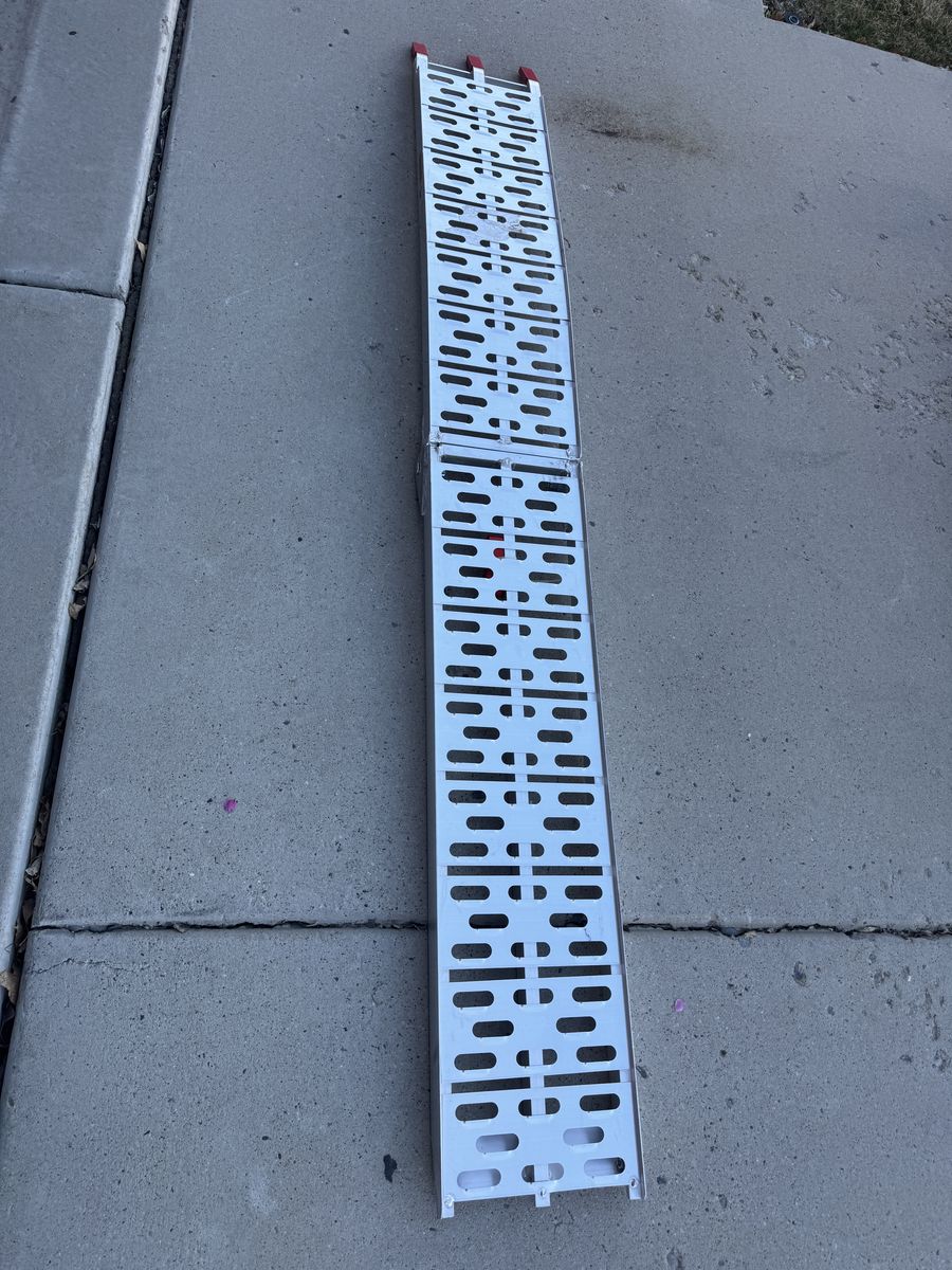 Ramp for Pickup Trucks 7.5 ft Folding Aluminum 1pc, ONLY