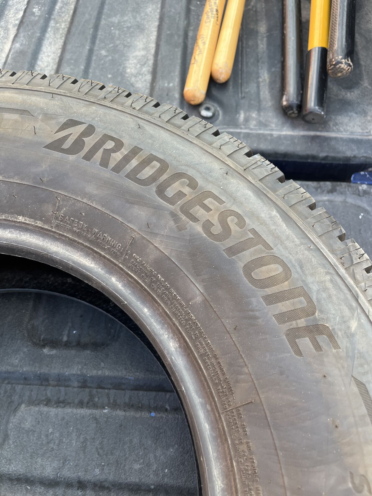 Bridgestone Blizzak 245/75R16