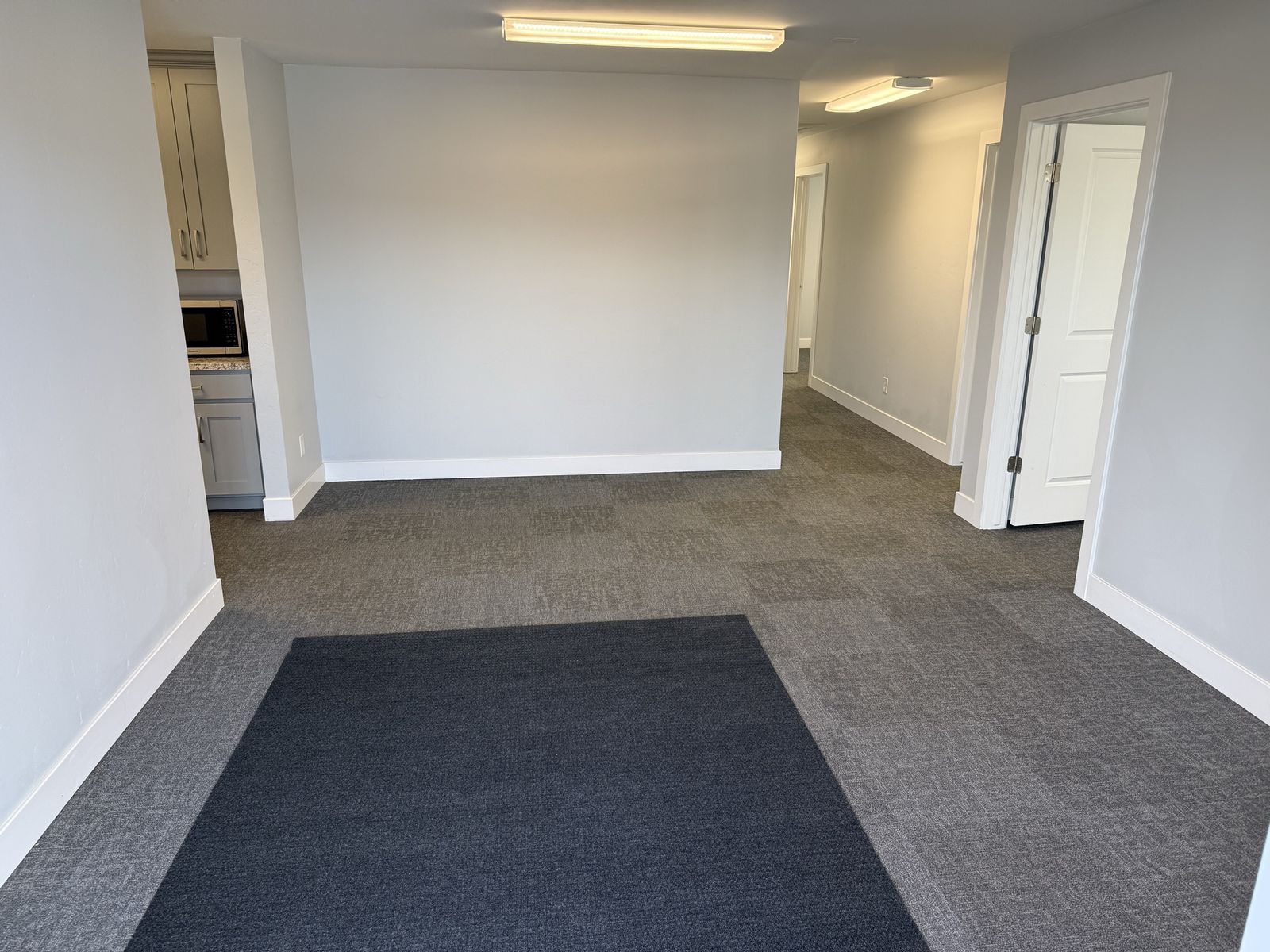 Main image 7