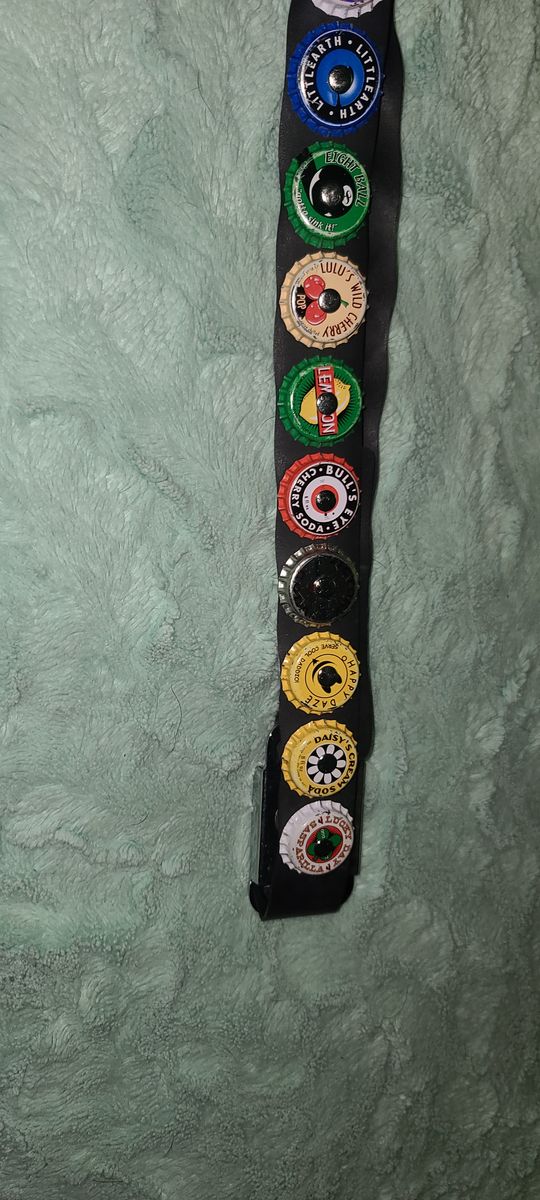 LE Little Earth Soda Pop Top Bottle Cap BELT Car Seat Buckle Rubber Retro Black