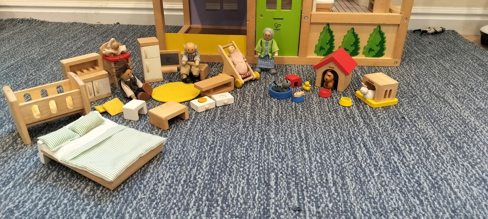 Hape All Season's Dollhouse