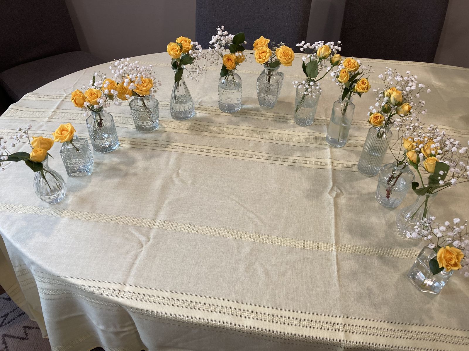 32 Small Glass Vases for Rent