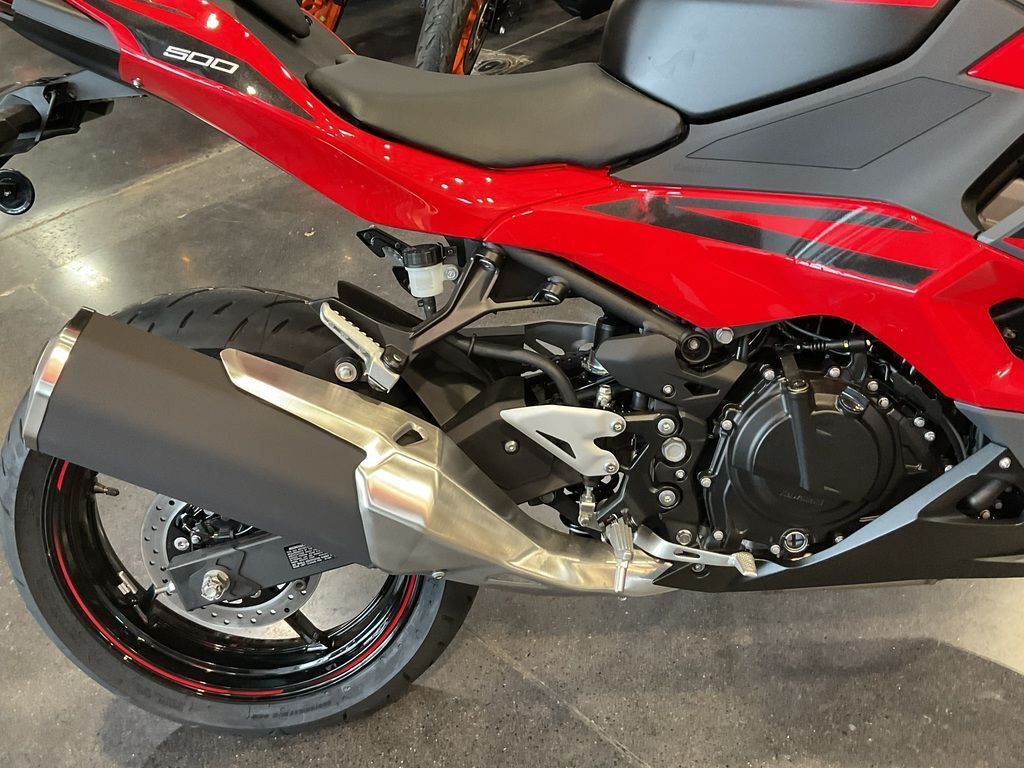 2025 Kawasaki Ninja® 500 ABS Passion Red/Metallic Flat Spark Black