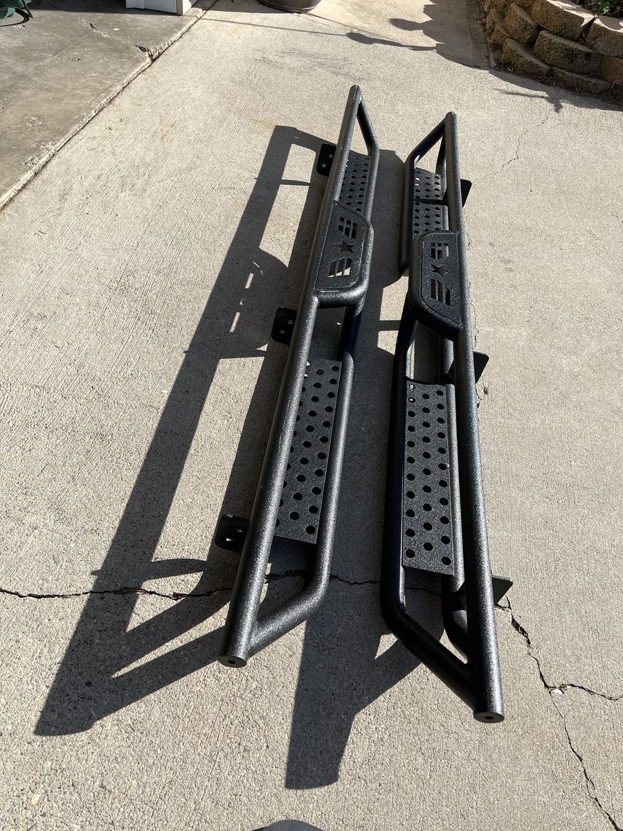 05/25 Nissan Frontier Running Bourds