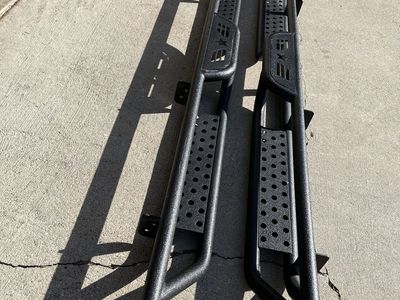 05/25 Nissan Frontier Running Bourds