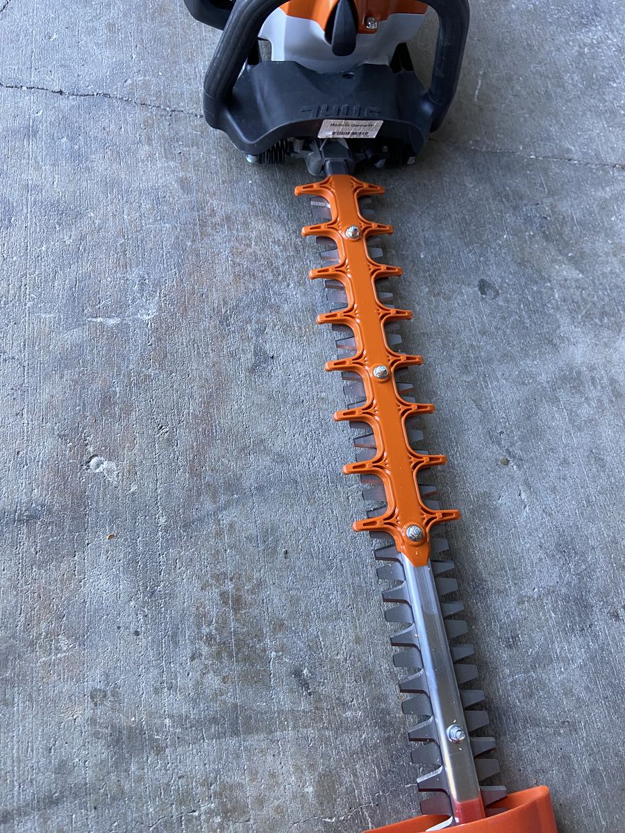 STIHL HEDGE TRIMMER 30"