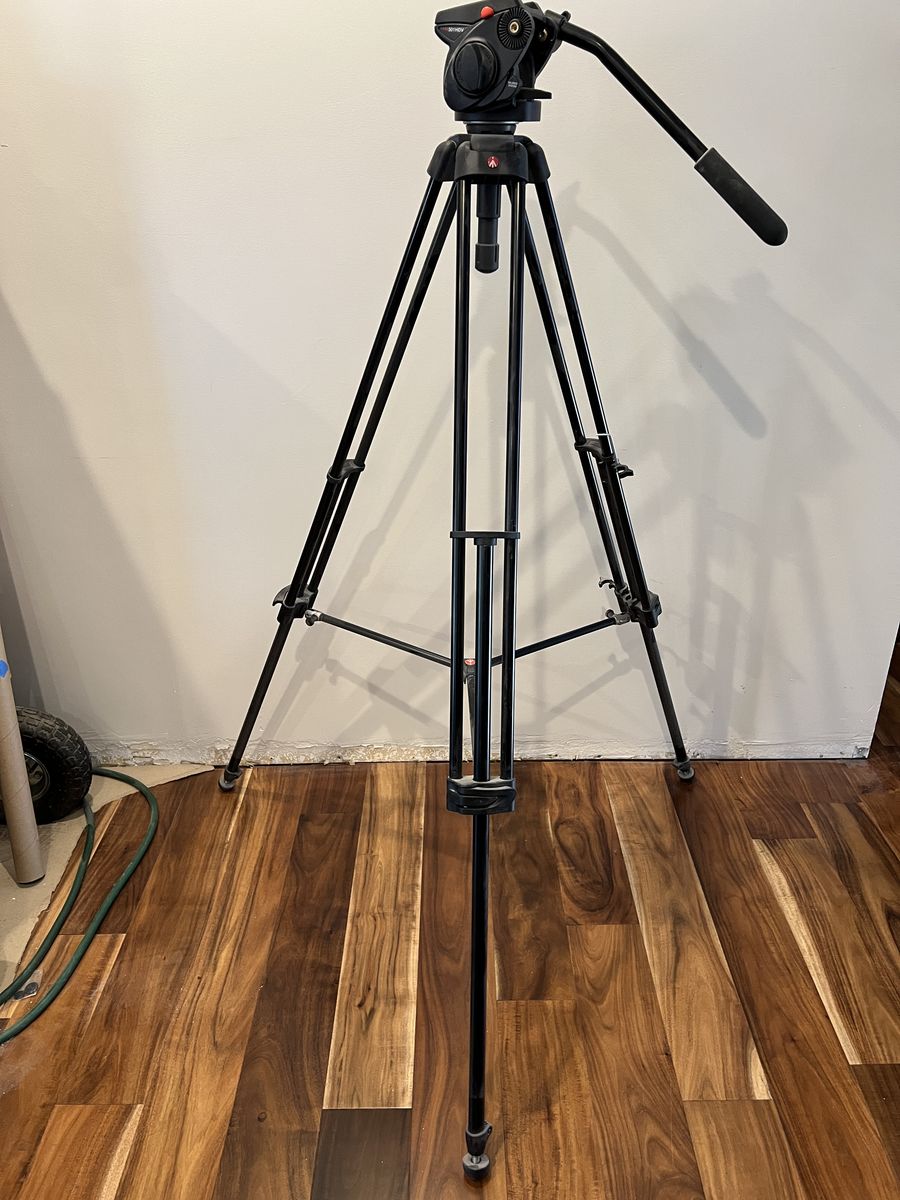 Manfrotto Video / Photo 547B Tripod with 501HDV Fluid Head