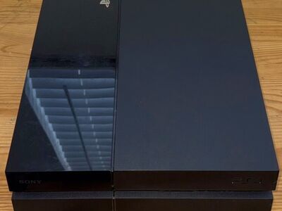 Sony PlayStation 4 PS4