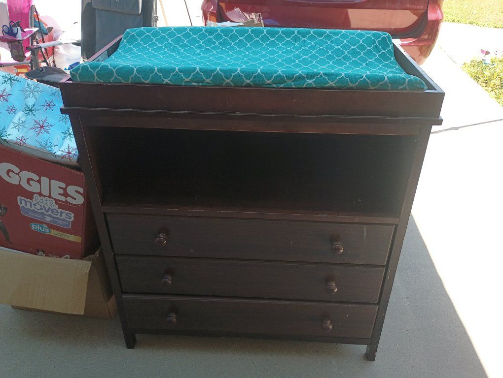 changing table and crib for free