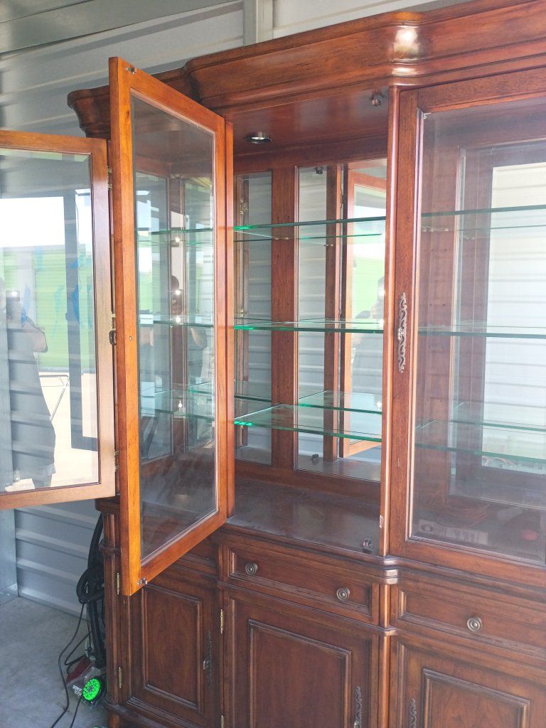 Main image 4