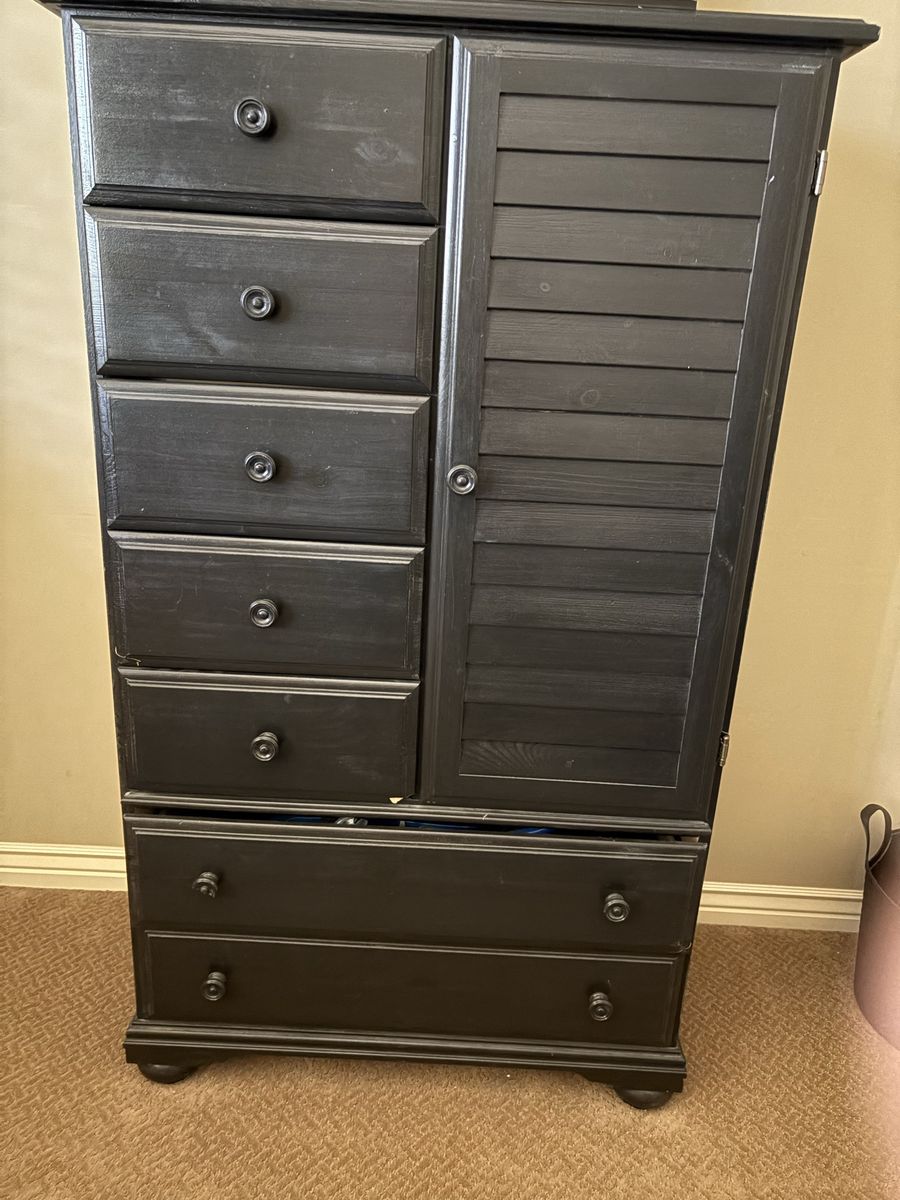 Cabinet/Dresser