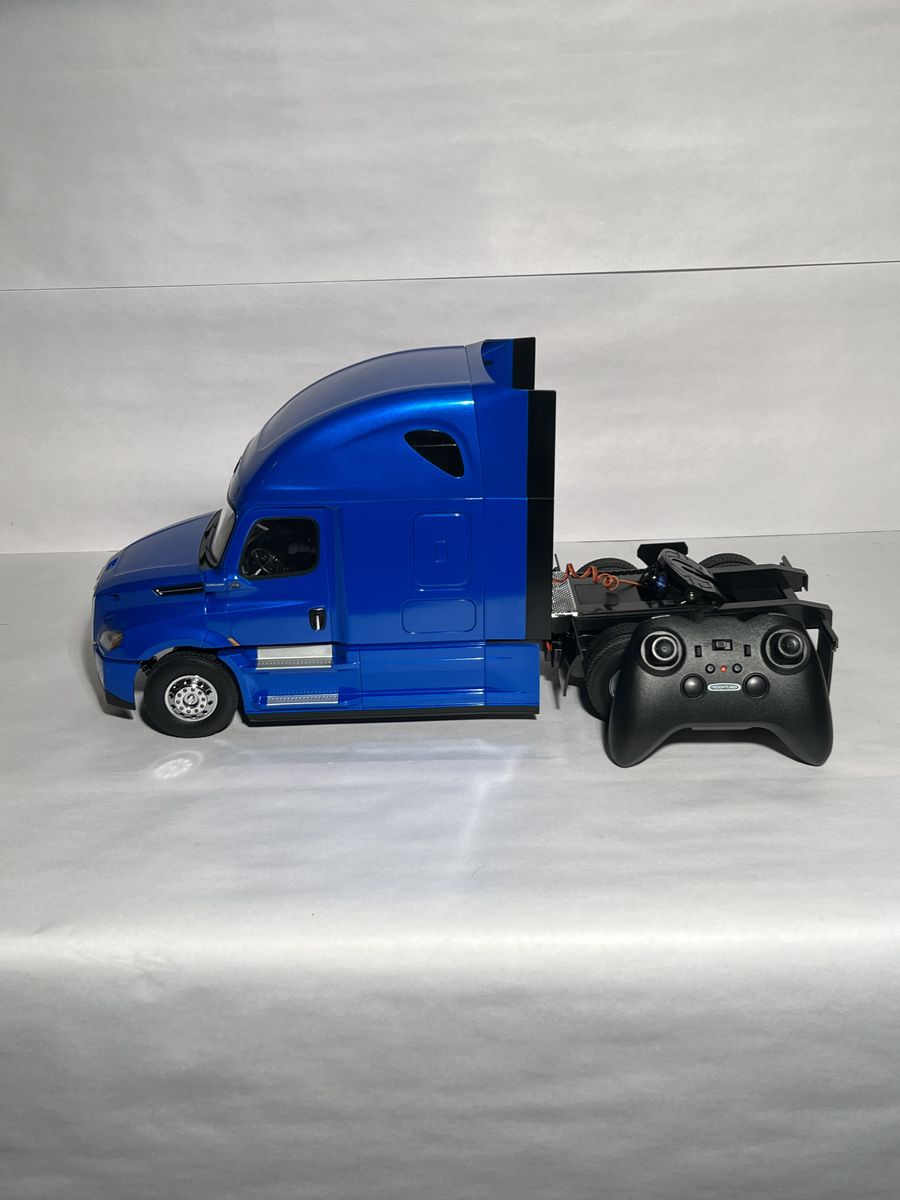1:16 Diecast Masters Freightliner Cascadia R/C
