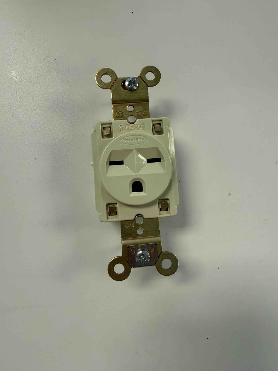 Straight Blade Devices, Receptacles, Single, Specification Grade, 2-Pole 3-Wire