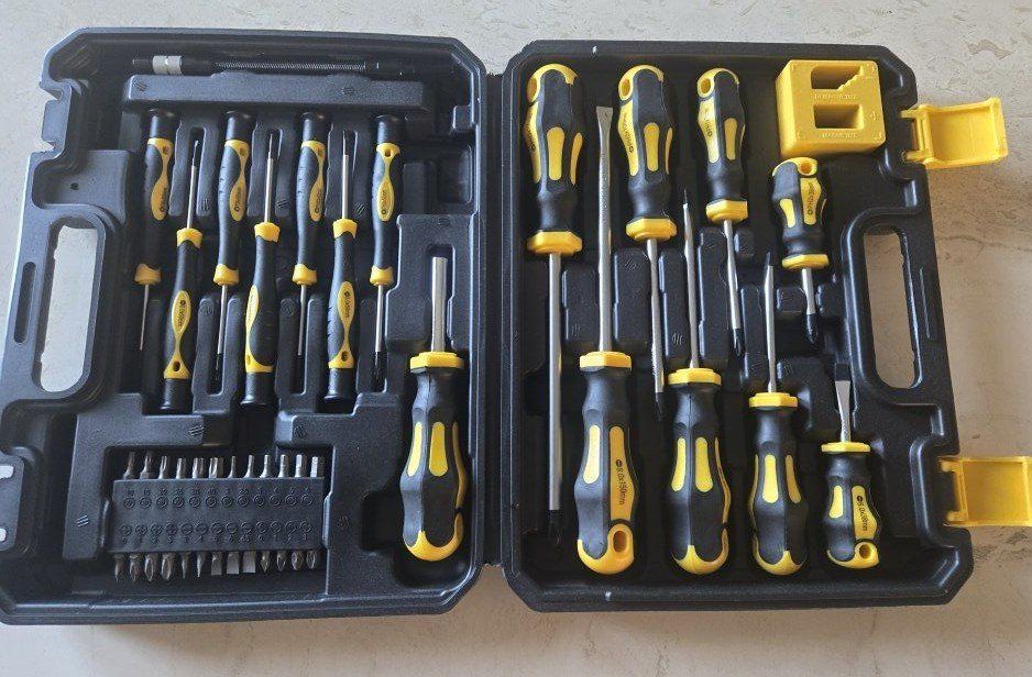 YICHUHAOXI 43-Piece Magnetic Screwdriver Set with Case - Slotted, Phillips, Hex, Torx, Pozidriv Bits