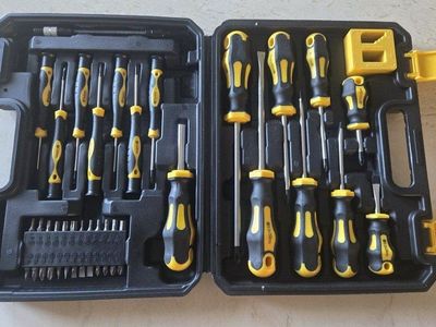 YICHUHAOXI 43-Piece Magnetic Screwdriver Set with Case - Slotted, Phillips, Hex, Torx, Pozidriv Bits