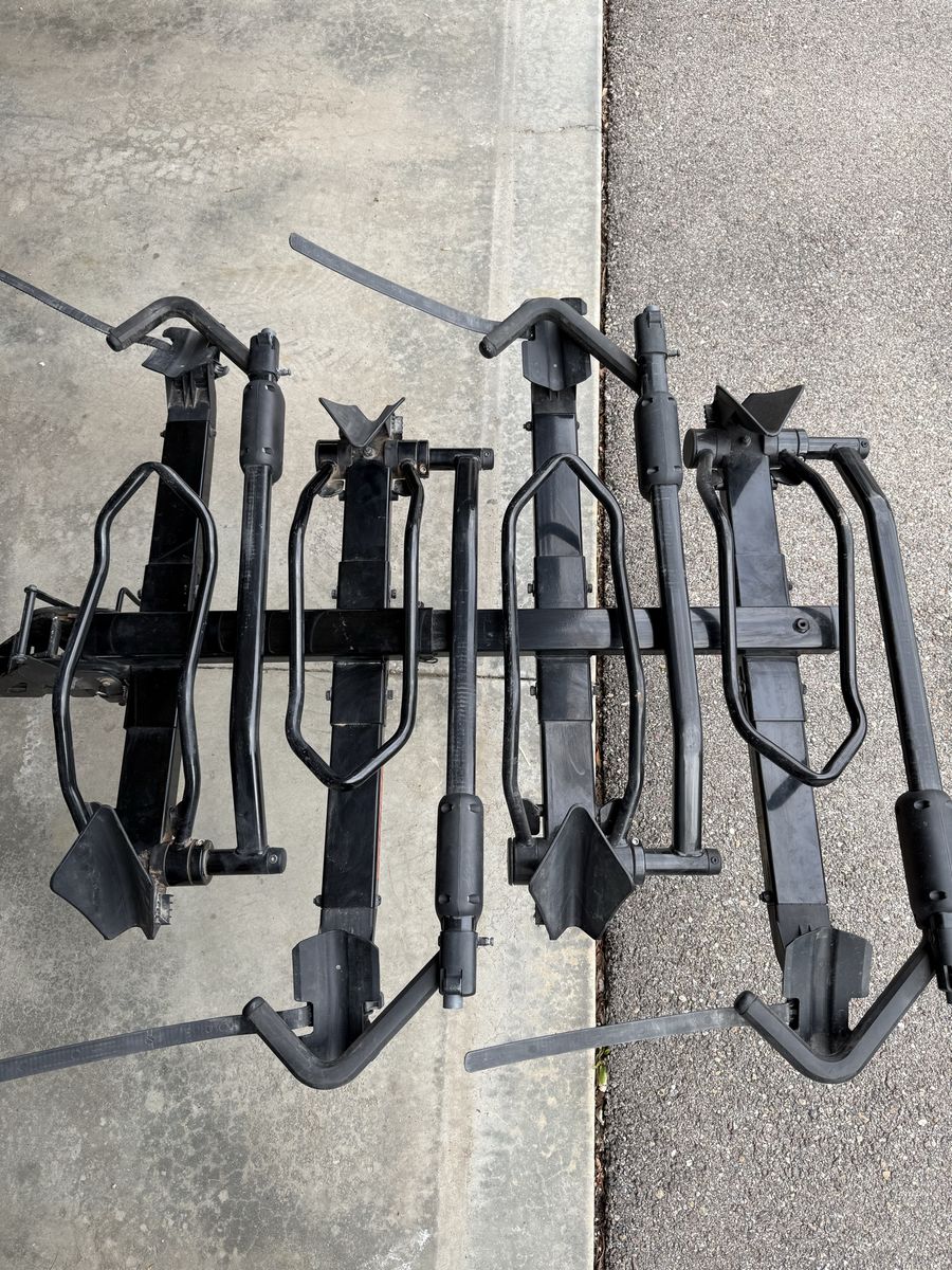 Yakima HoldUp Evo 4 Place Bike Rack