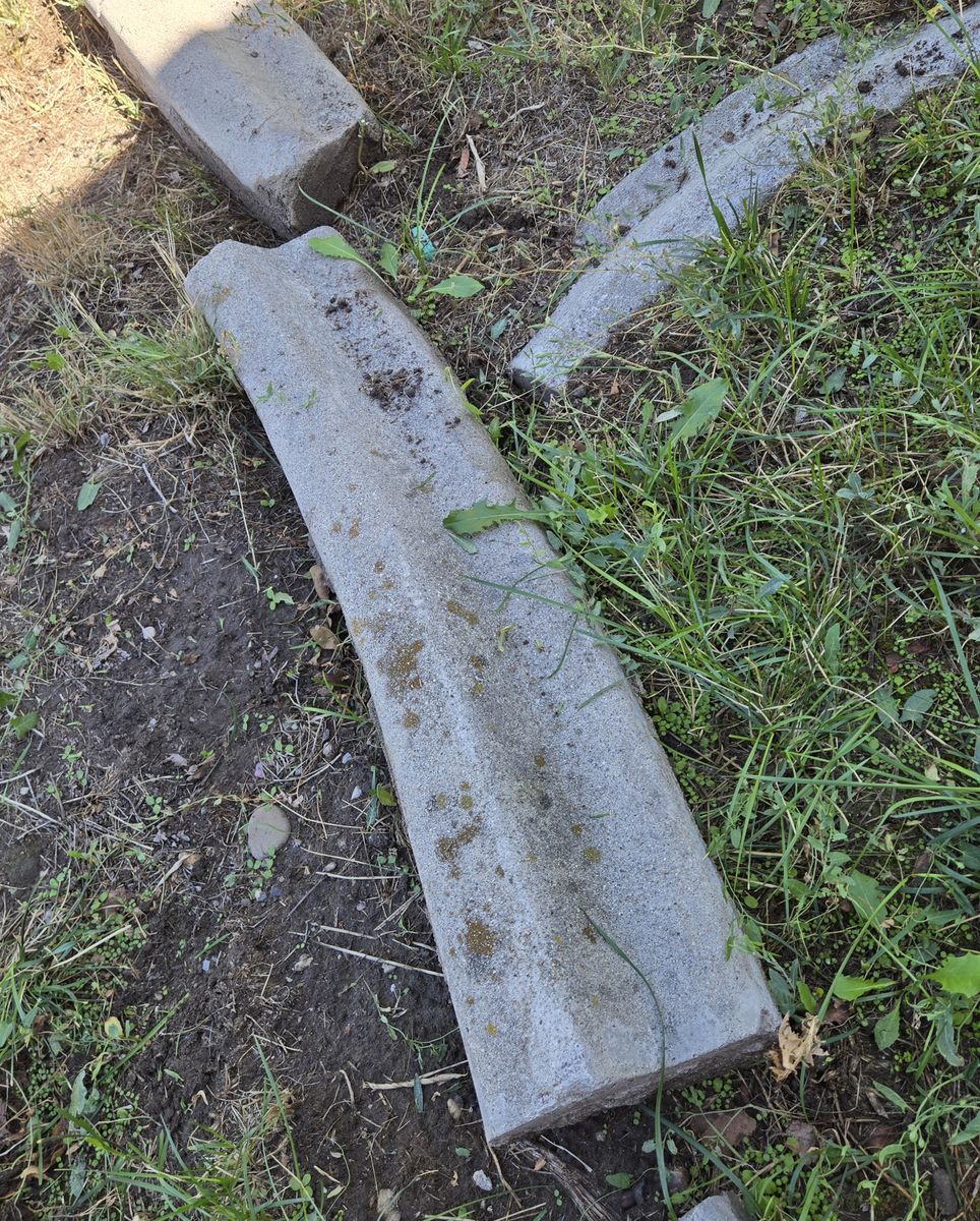 Concrete edging