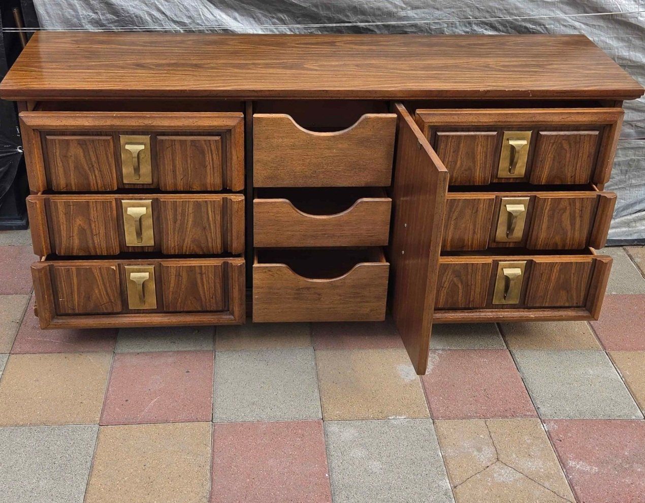 Main image 2
