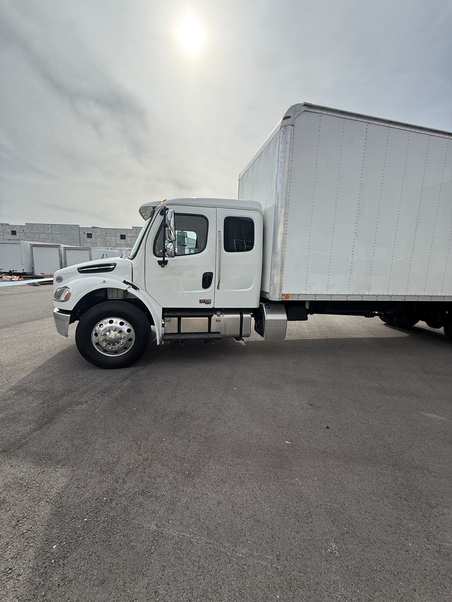 2025 Freightliner M2 106 