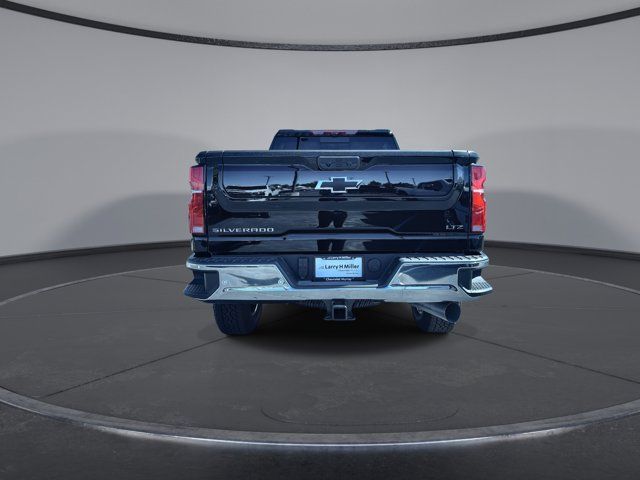 Main image 6