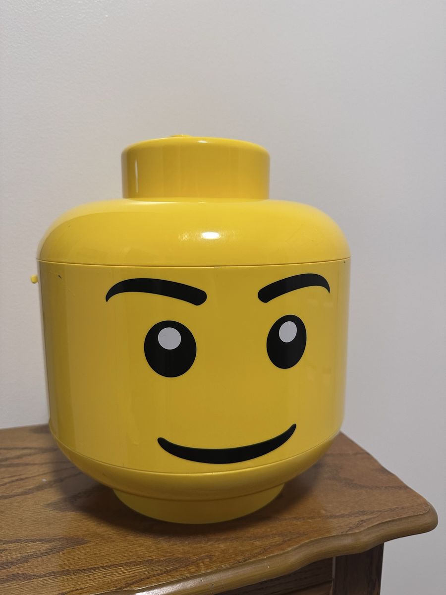 Lego storage head