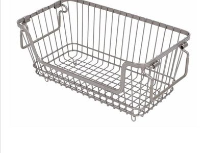 Small stackable wire basket